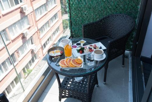Hotel V Plus Taksim Room Type - Deluxe Double Room with Balcony and Sea View