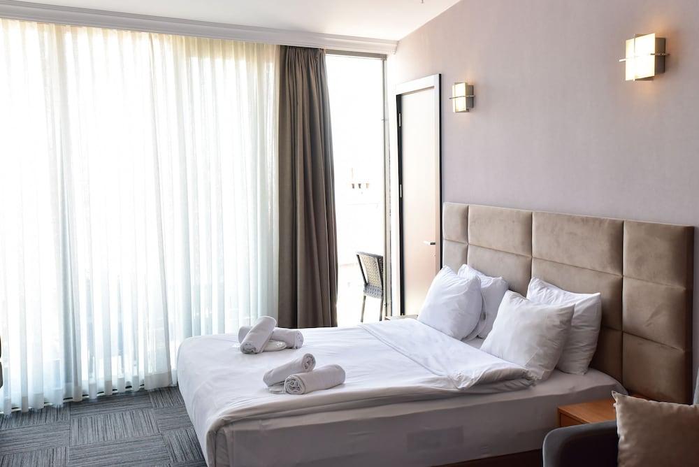 Hotel V Plus Taksim Room Type - Grand Double Room, 1 Bedroom, Sea View