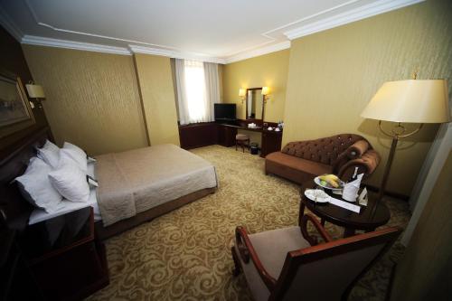 Bilek Istanbul Hotel - Tap to explore photos