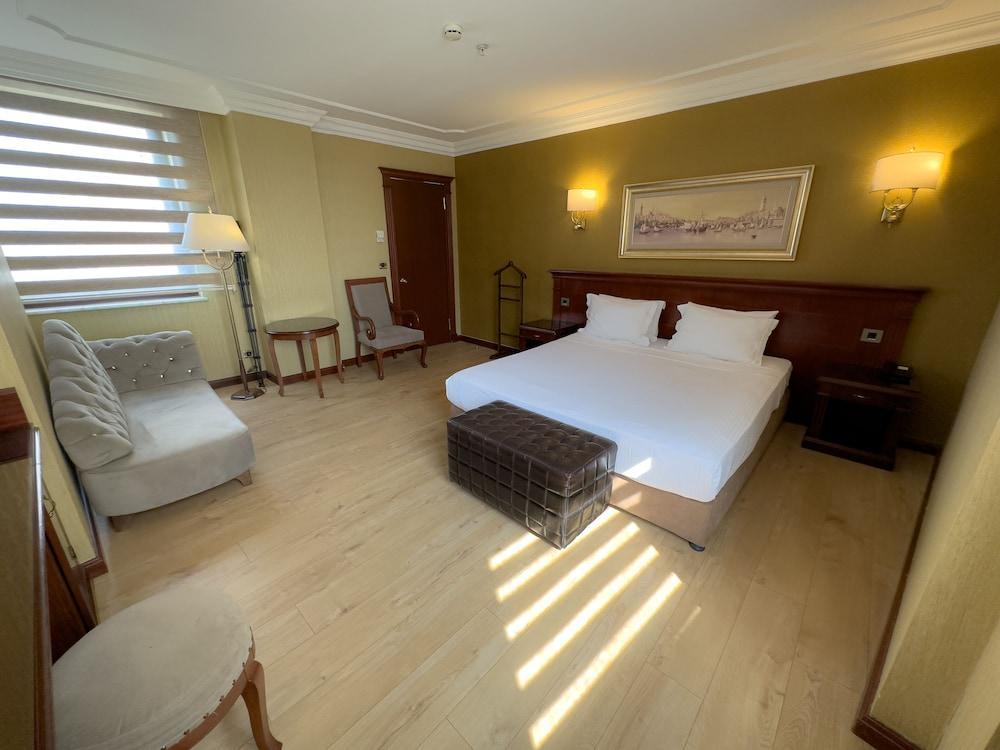 Bilek Istanbul Hotel Room Type - Deluxe Suite Bilek Istanbul Hotel Room Type - Deluxe Suite