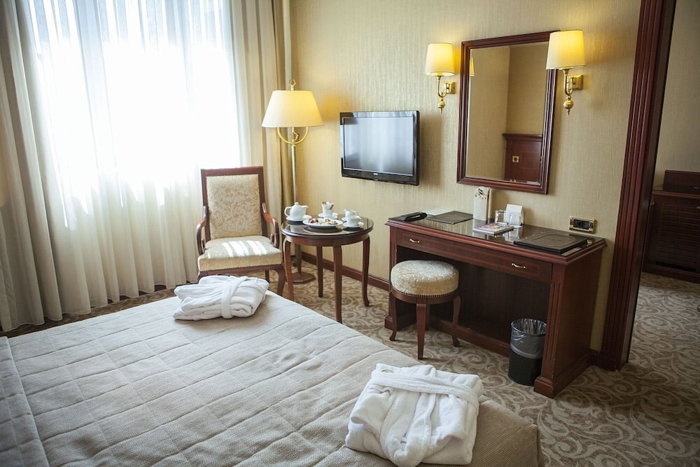 Bilek Istanbul Hotel Room Type - Standard Suite Bilek Istanbul Hotel Room Type - Standard Suite