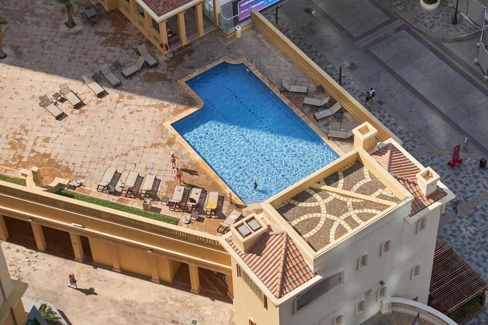 Bombay Backpackers DXB - Adults Only - Tap to explore photos