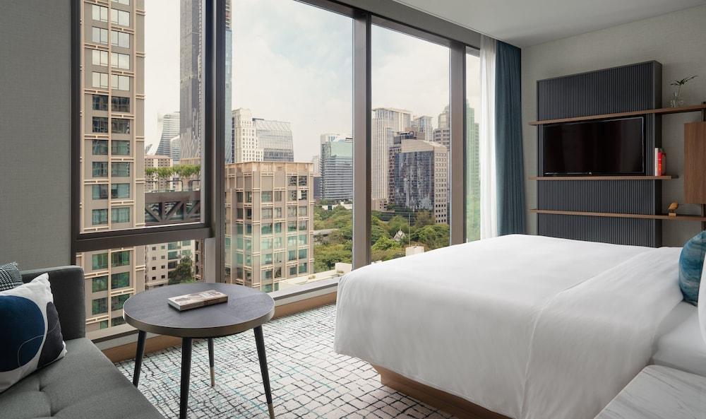 Kimpton Maa-Lai Bangkok, an IHG Hotel Room Type - Suite, 1 King Bed (Sindhorn)