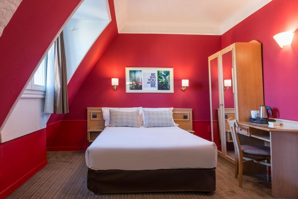 Paris France Room Type - Superior Double Room