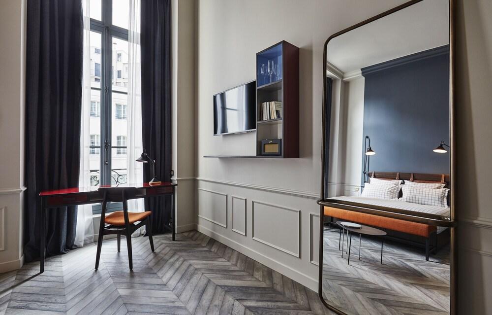 The Hoxton Paris Room Type - Biggy Terrace