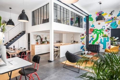 Outstanding Artist Loft - 6 guests - Marais and Canal - Tap to explore photos