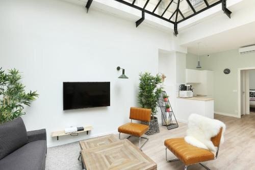Rent a Room - Residence Meslay - Tap to explore photos