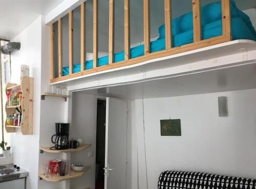 Maisonnette studio sur cour - Tap to explore photos