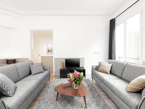 LivinParis - Luxury AC 4 Bedrooms Opera I - Tap to explore photos