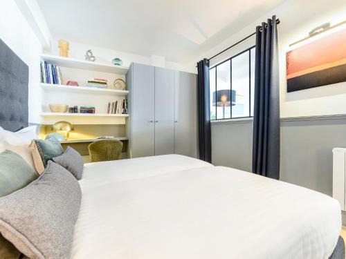 LivinParis - Luxury AC 3 Bedrooms Le Marais III