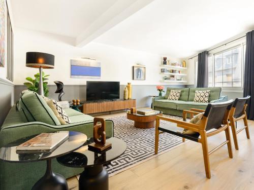 LivinParis - Luxury AC 3 Bedrooms Le Marais III - Tap to explore photos