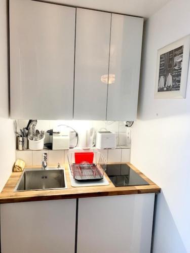 Cosy Studio in Montorgueil - Tap to explore photos