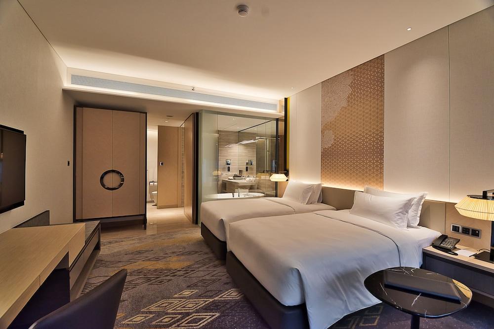 EQ Kuala Lumpur Room Type - Deluxe Twin Room