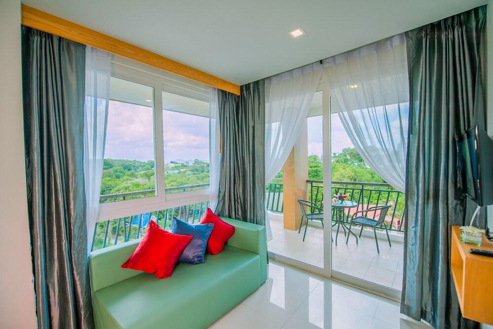 Grand Nai Harn Suites - Tap to explore photos