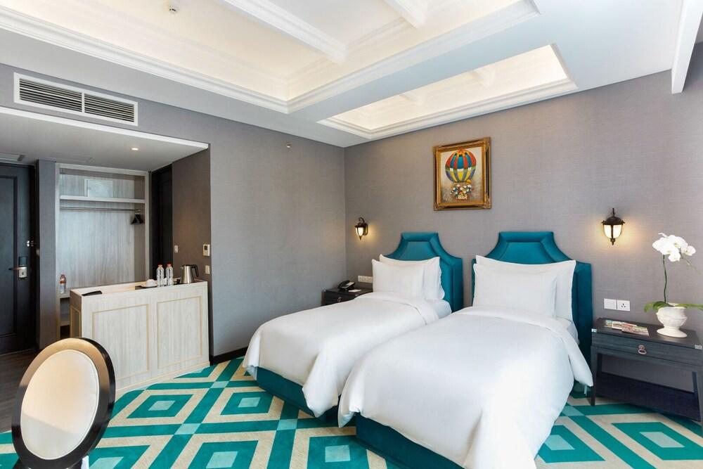 Hotel Des Indes Menteng Room Type - Grand Deluxe Twin Room