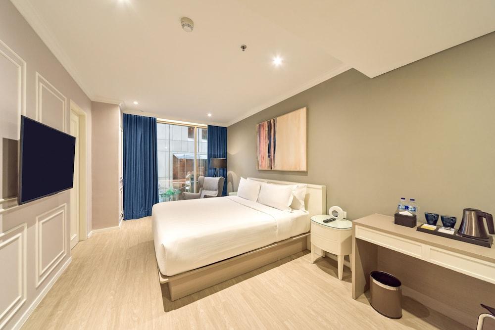 Ashley Sabang Jakarta Room Type - Executive Double Room