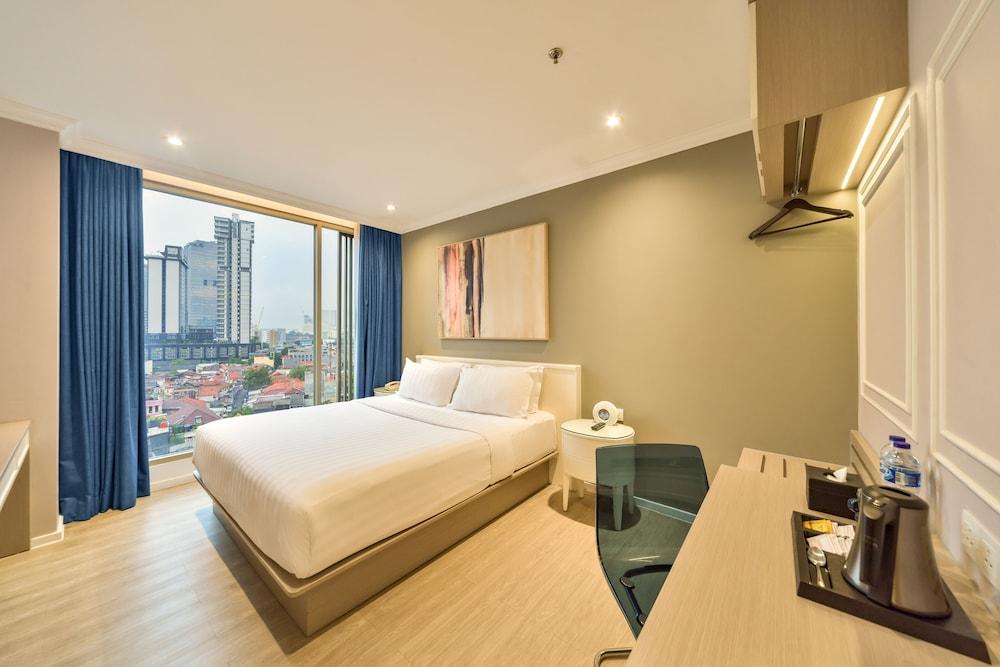 Ashley Sabang Jakarta Room Type - Deluxe Double Room