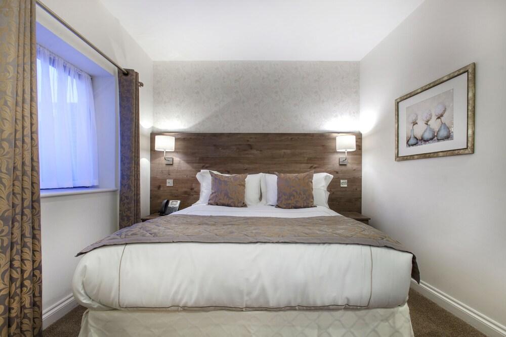 Hotel Shepherds Bush London Room Type - Deluxe Double Room