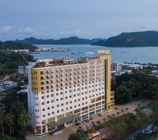 Goldsands Hotel Langkawi - Tap to explore photos
