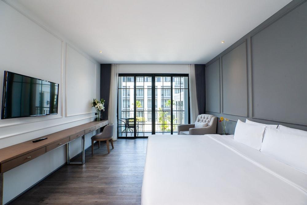 One Patio Hotel Pattaya Room Type - Deluxe Double Room, Pool View