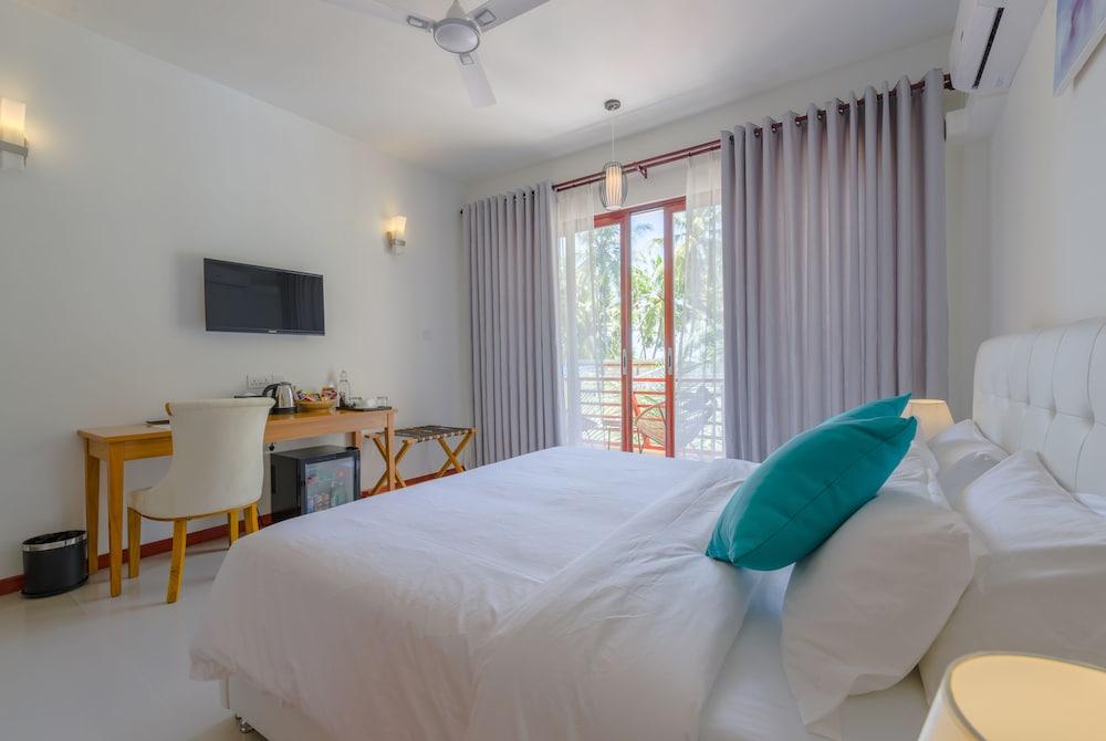 White Sand Dhigurah Room Type - Suite, Jetted Tub