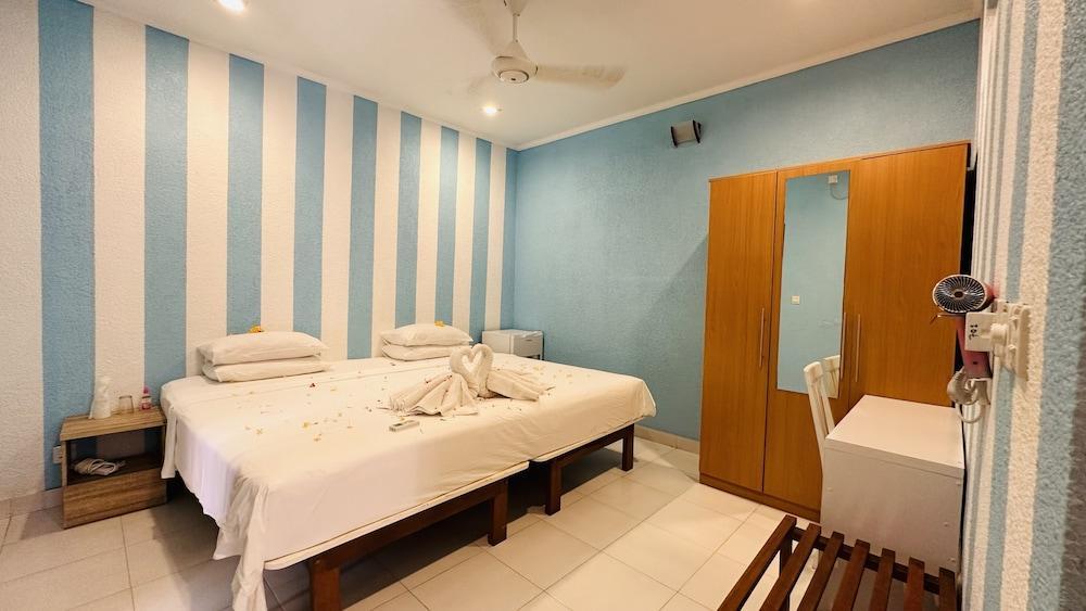 Midsummer Thulusdhoo Room Type - Superior Room