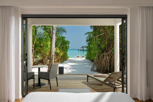 Niva Kuramathi Maldives - Tap to explore photos