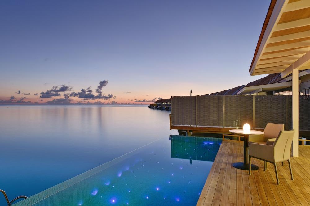 Niva Kuramathi Maldives Room Type - Thundi water villa with pool