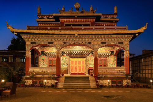 Hotel Dolmaling - Tap to explore photos