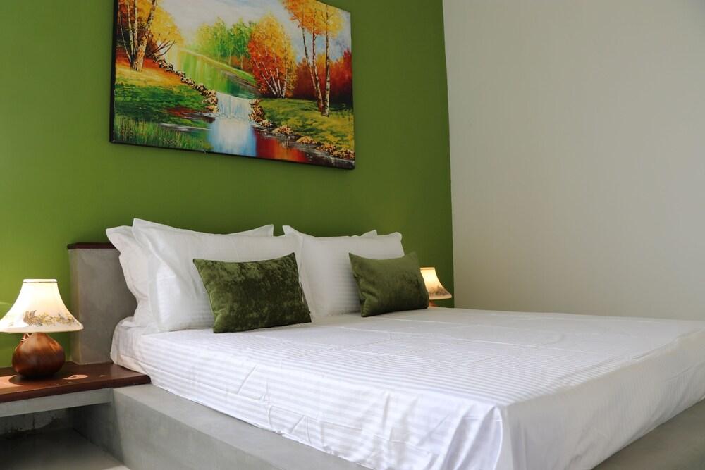 Golf Link Colombo Room Type - Elite Double Room, 1 Queen Bed, Accessible, Shared Bathroom Golf Link Colombo Room Type - Elite Double Room, 1 Queen Bed, Accessible, Shared Bathroom