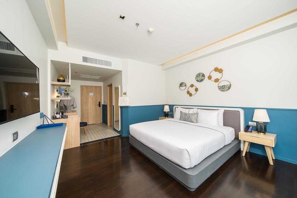 Kram Pattaya Room Type - Deluxe Double Room, City View