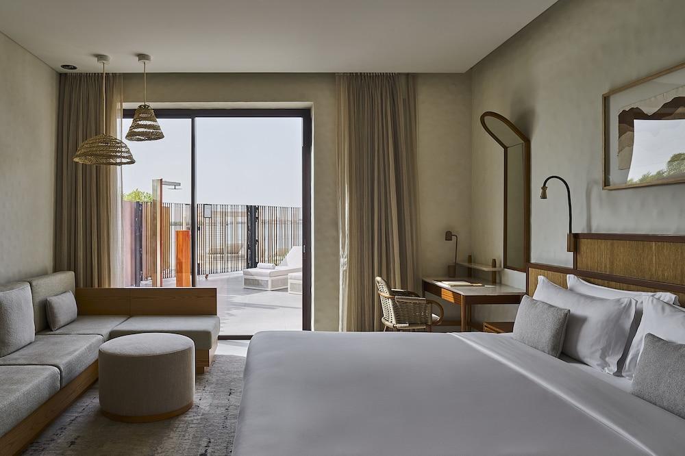 ERTH Abu Dhabi Hotel - Tap to explore photos