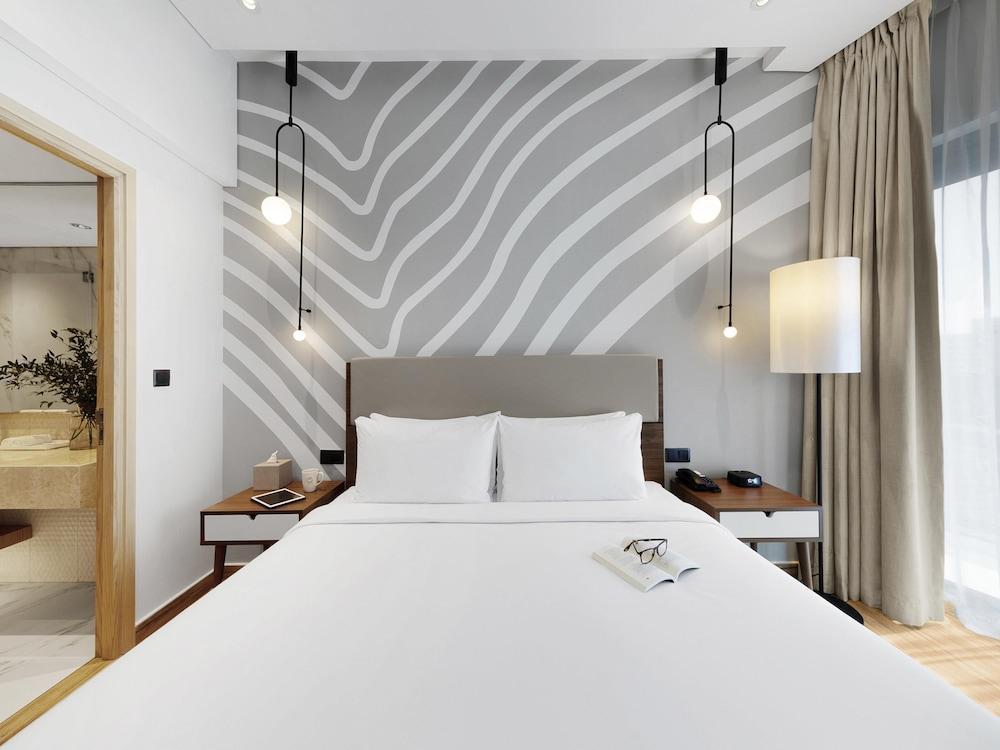 Adagio Premium The Palm Room Type - One Bedroom Apartment