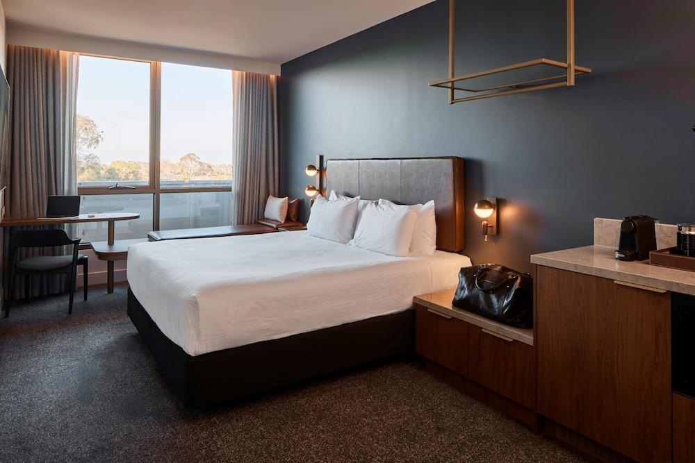 Rydges Ringwood - Tap to explore photos