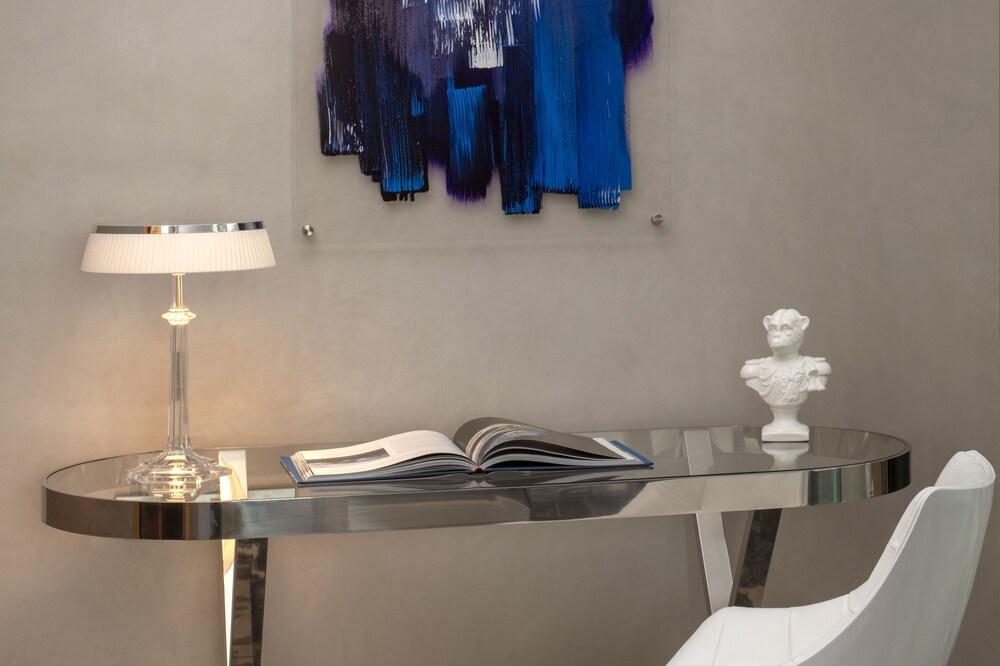SLS Dubai Hotel Downtown by Accor Room Type - Signature Room, 2 Twin Beds, Balcony (Duo Beds)