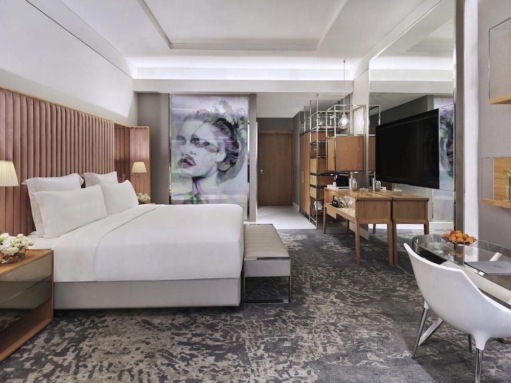 SLS Dubai Hotel Downtown by Accor Room Type - Signature Room, 1 King Bed, City View