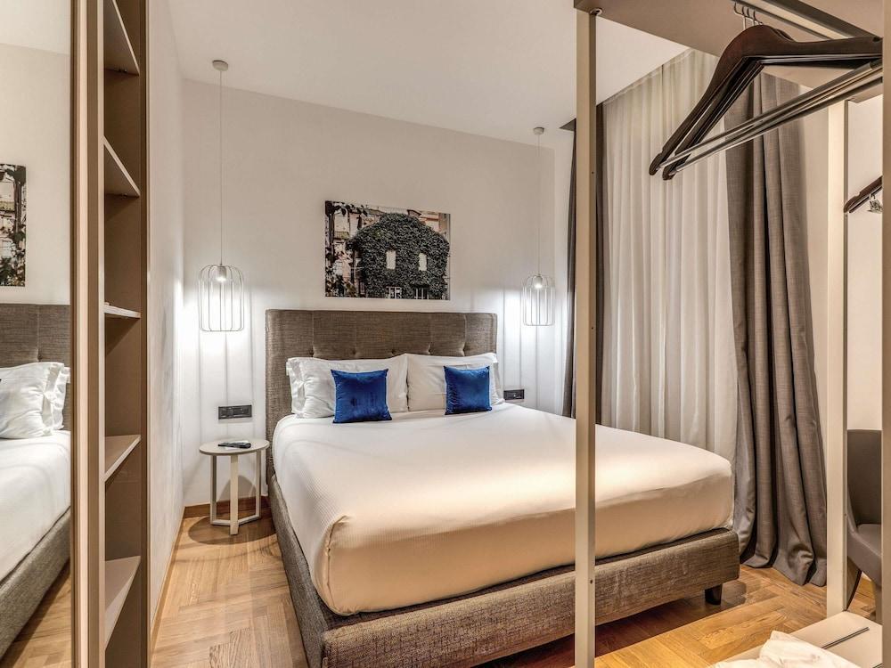 Mercure Roma Centro Termini Room Type - Standard Room, 1 Double or 2 Twin Beds (Inner view) Mercure Roma Centro Termini Room Type - Standard Room, 1 Double or 2 Twin Beds (Inner view)
