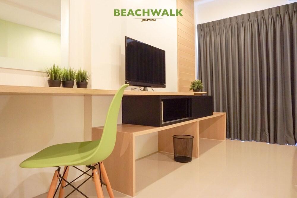Beachwalk Jomtien - Tap to explore photos