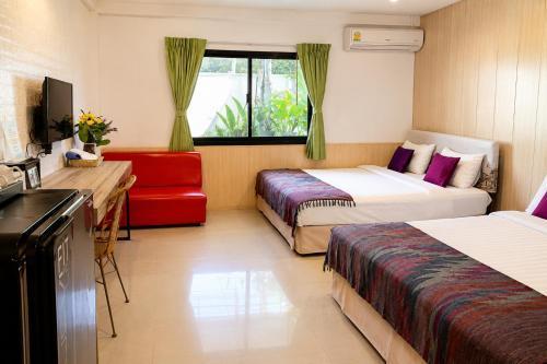 Fortune Pattaya Resort - Tap to explore photos