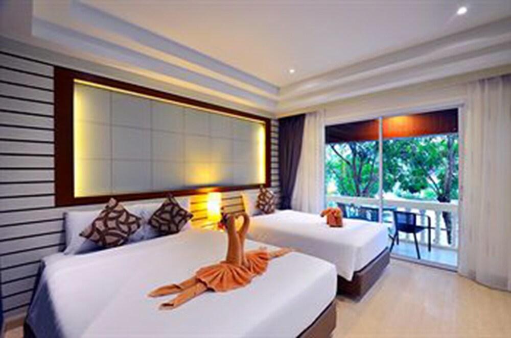 Windmill Resort Pattaya Room Type - Deluxe City View