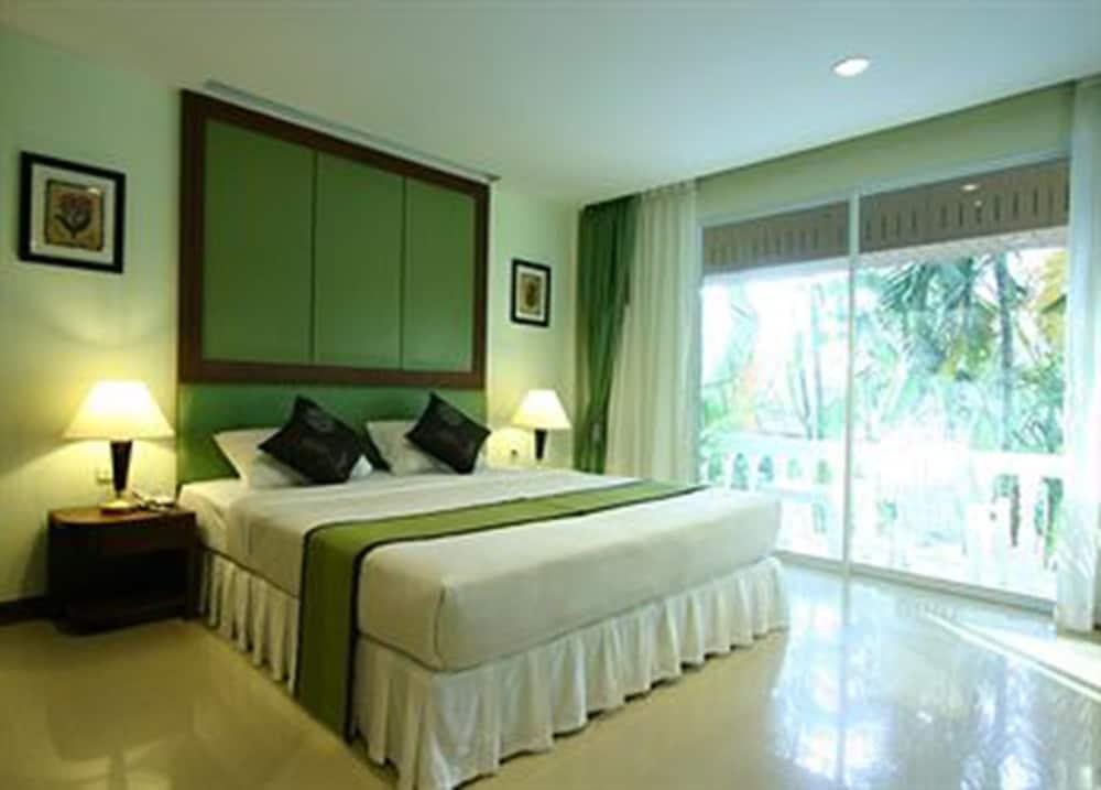 Windmill Resort Pattaya Room Type - Deluxe Pool View