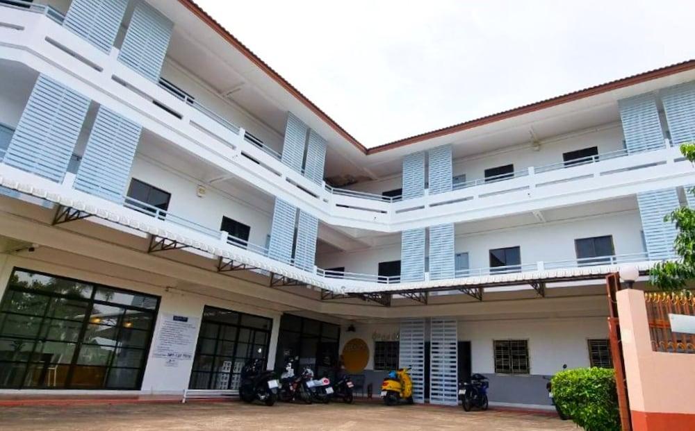 EEC Home Pattaya - Tap to explore photos