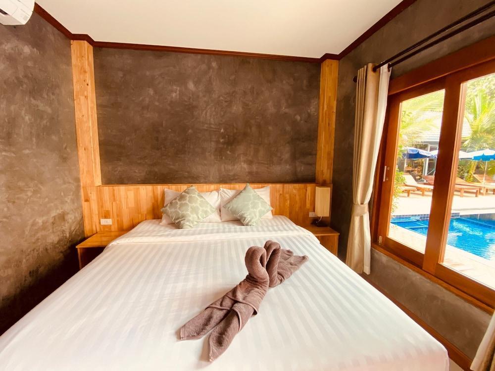 Paradise Land Resort Room Type - Deluxe Double Room, Pool View