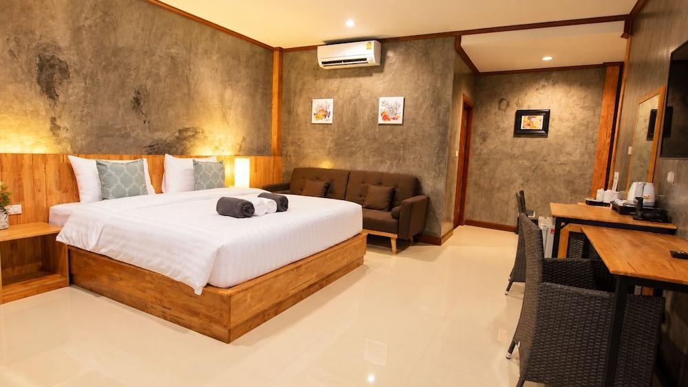 Paradise Land Resort Room Type - Deluxe Double Room, Bathtub