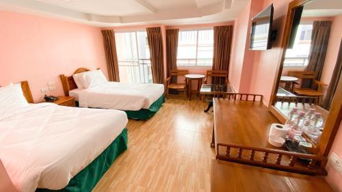A.A. Pattaya Golden Beach Hotel Room Type - Standard Twin Room