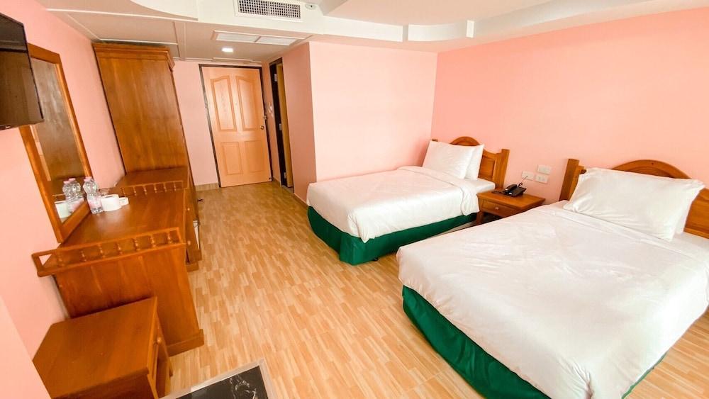 A.A. Pattaya Golden Beach Hotel Room Type - Standard Twin Room, Non Smoking, City View