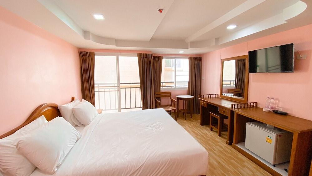A.A. Pattaya Golden Beach Hotel Room Type - Standard Triple Room, Non Smoking, City View