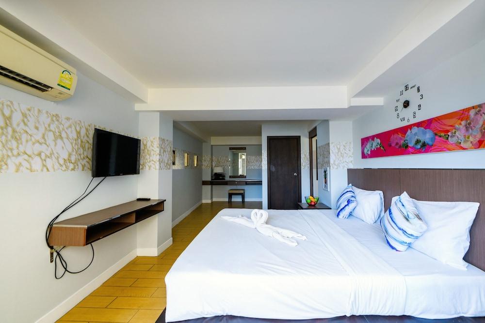 Scandia beach hotel - Tap to explore photos
