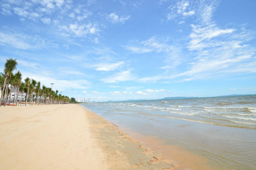 Scandia beach hotel - Tap to explore photos