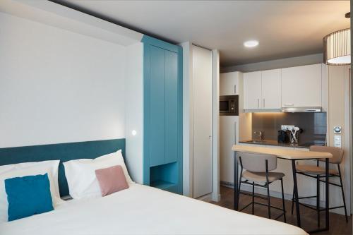 Aparthotel Adagio Paris Suresnes Longchamp - Tap to explore photos